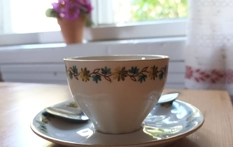 kahvikuppi Punaisessa tuvassa